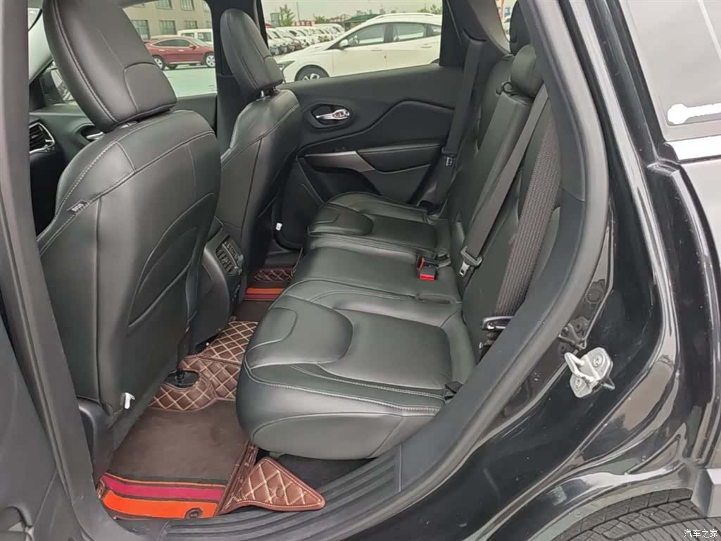 Jeep Cherokee, 2019 17