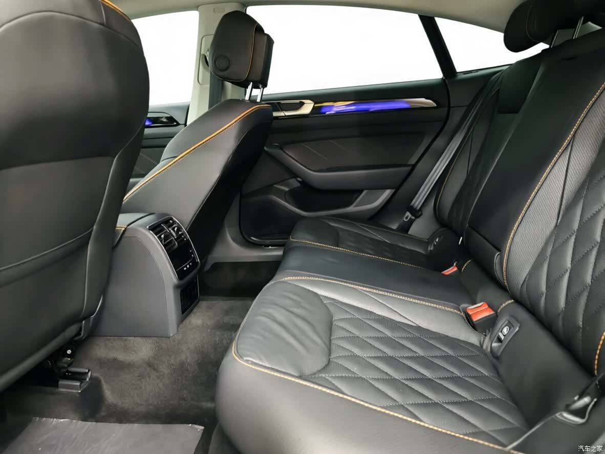 Volkswagen CC, 2023 4