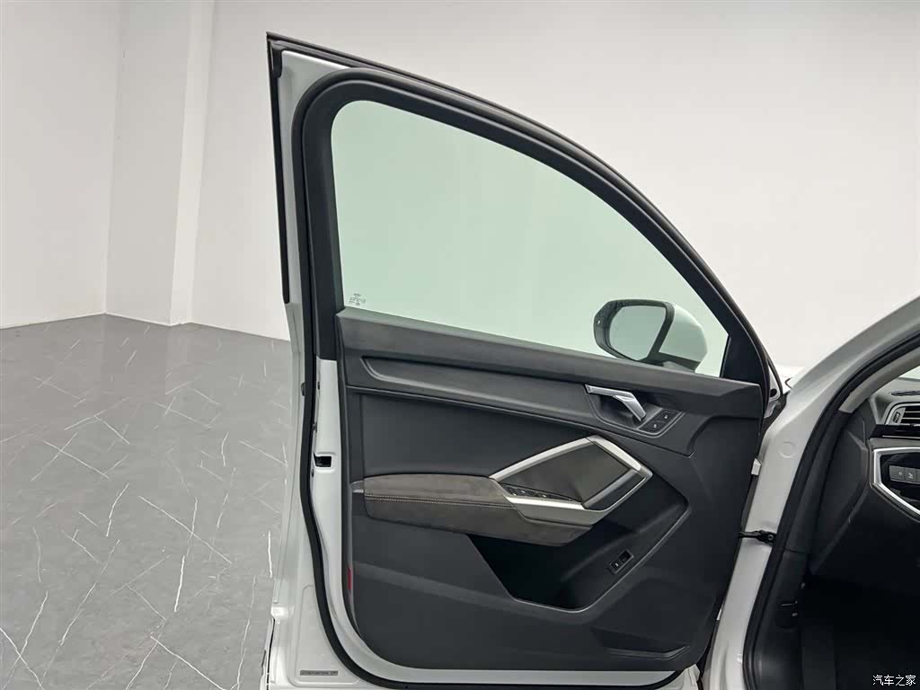 Audi Q3, 2021 13