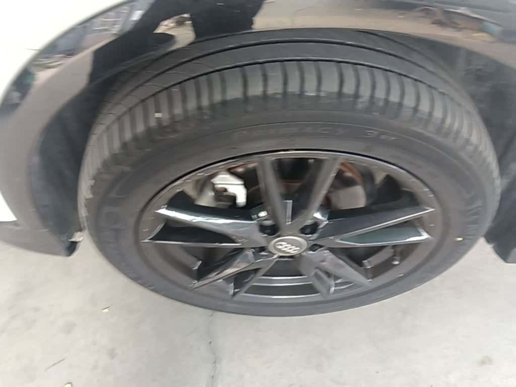Audi Q2L, 2019 25