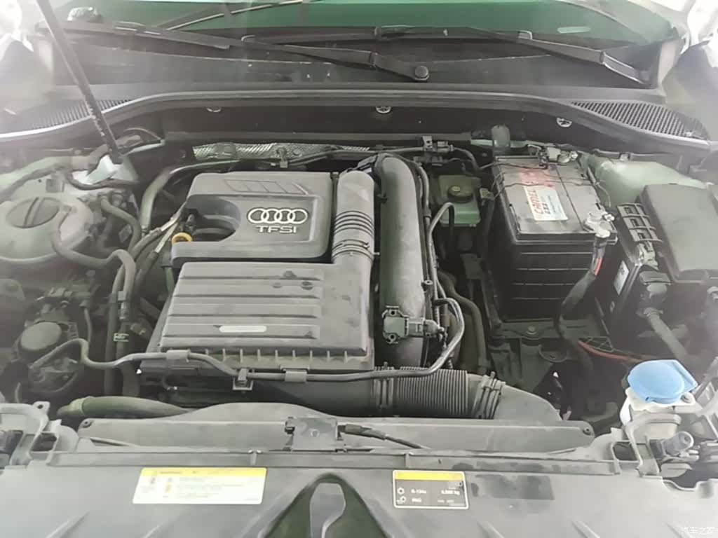 Audi Q2L, 2019 16