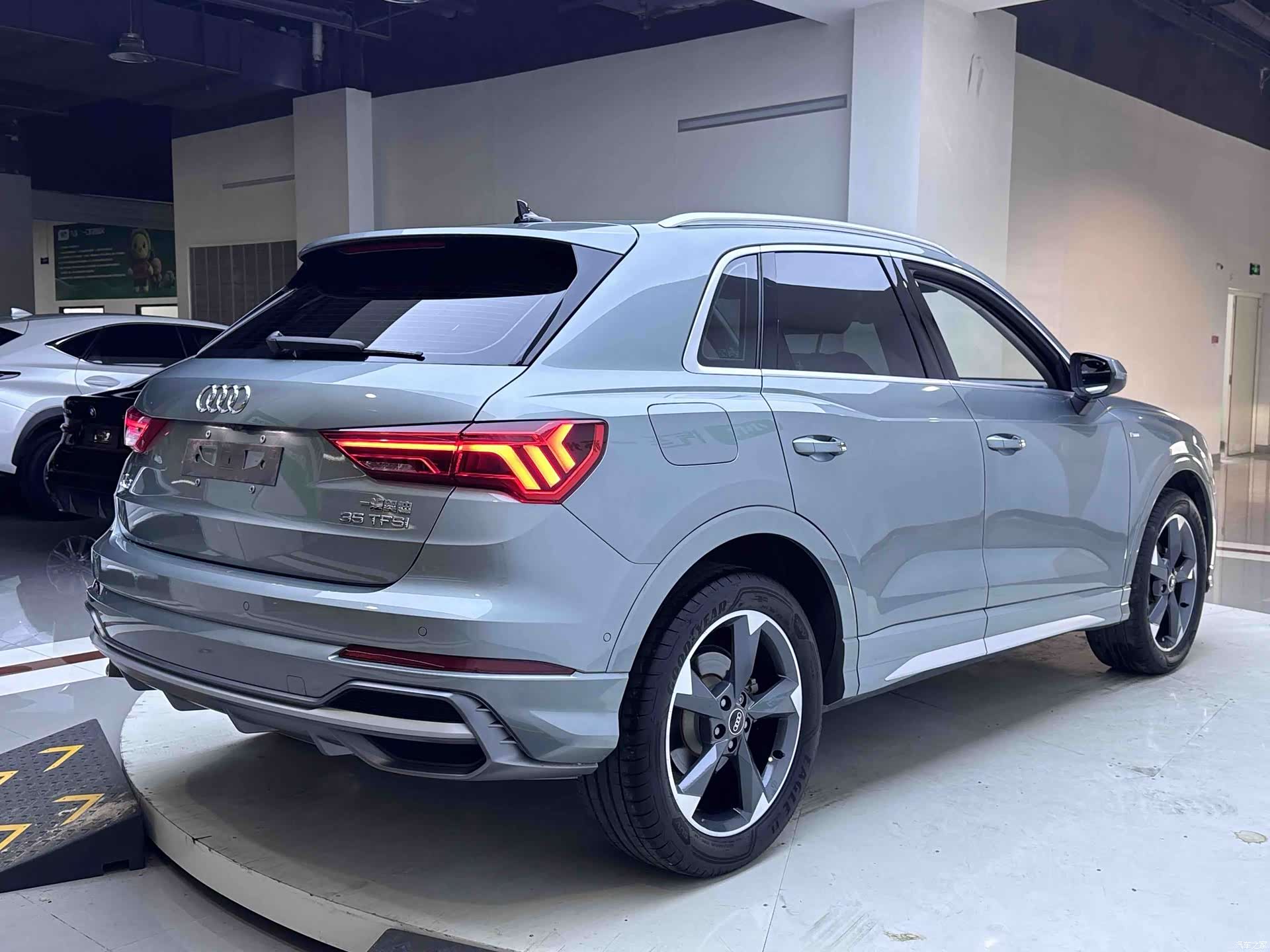 Audi Q3, 2022 6