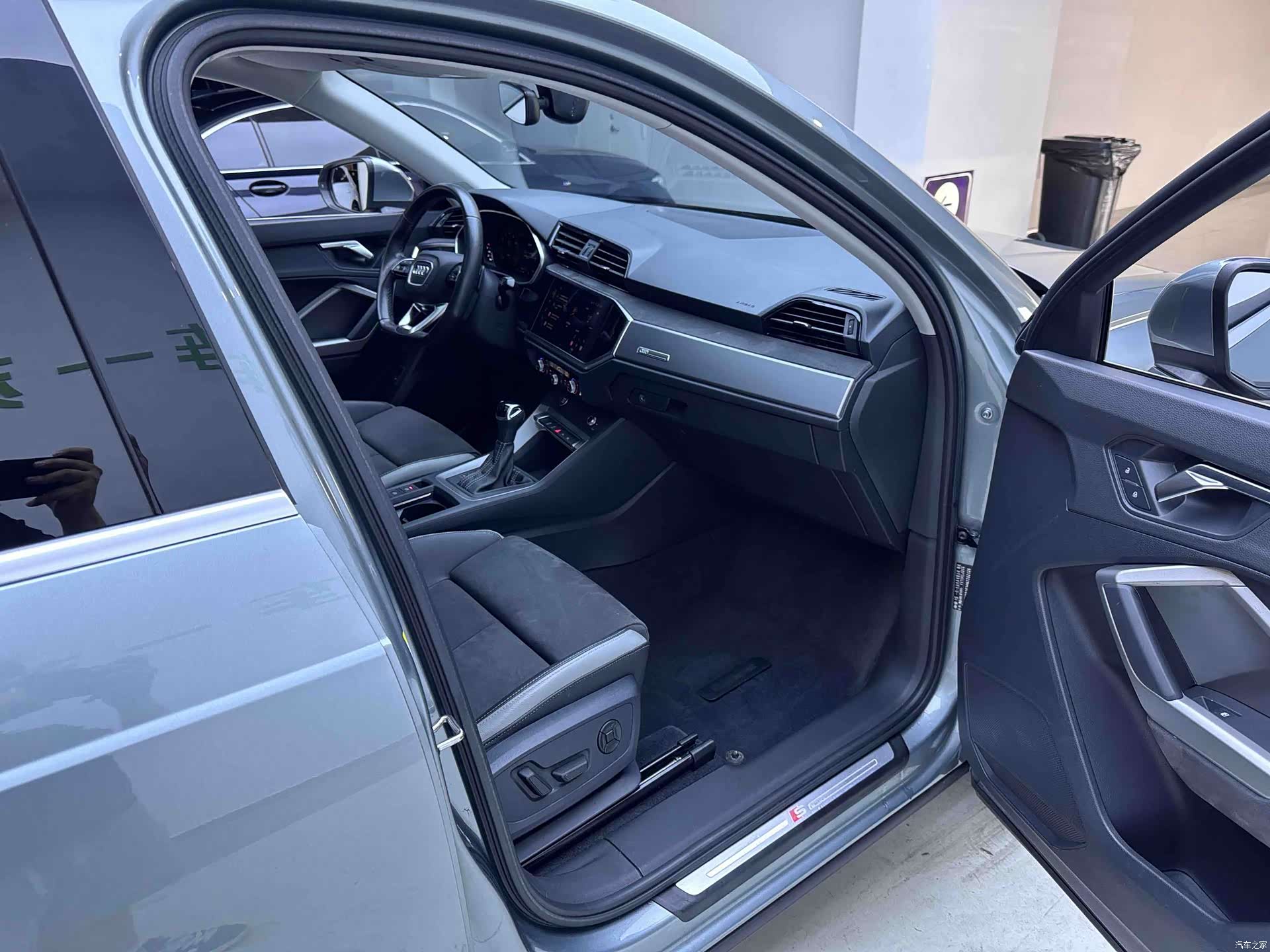 Audi Q3, 2022 11
