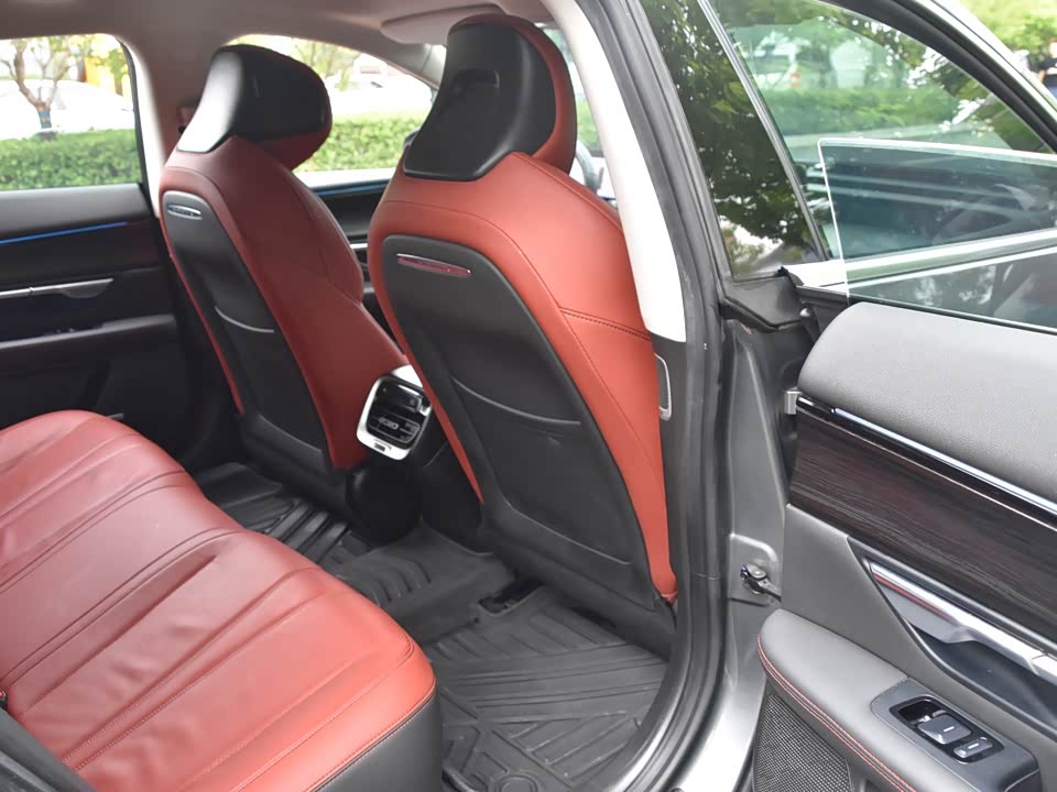 XPENG P7