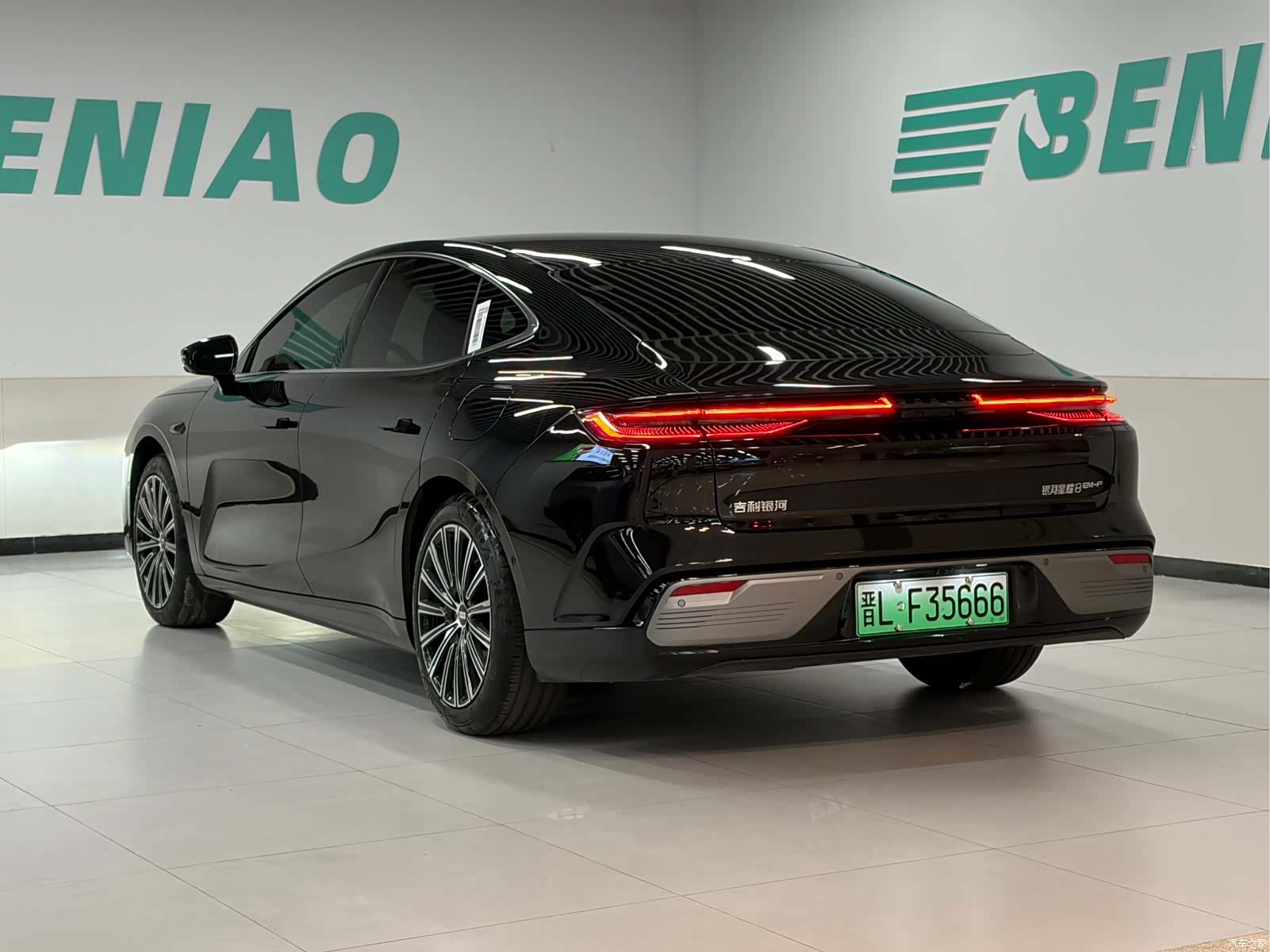 Geely 8, 2026 4