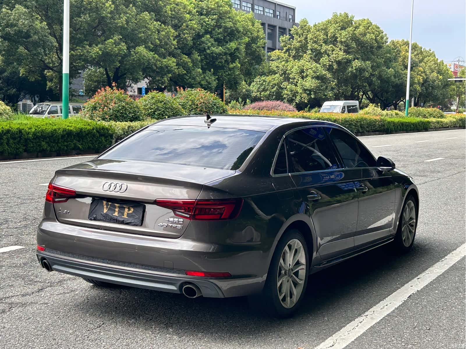 Audi A4L, 2018 7