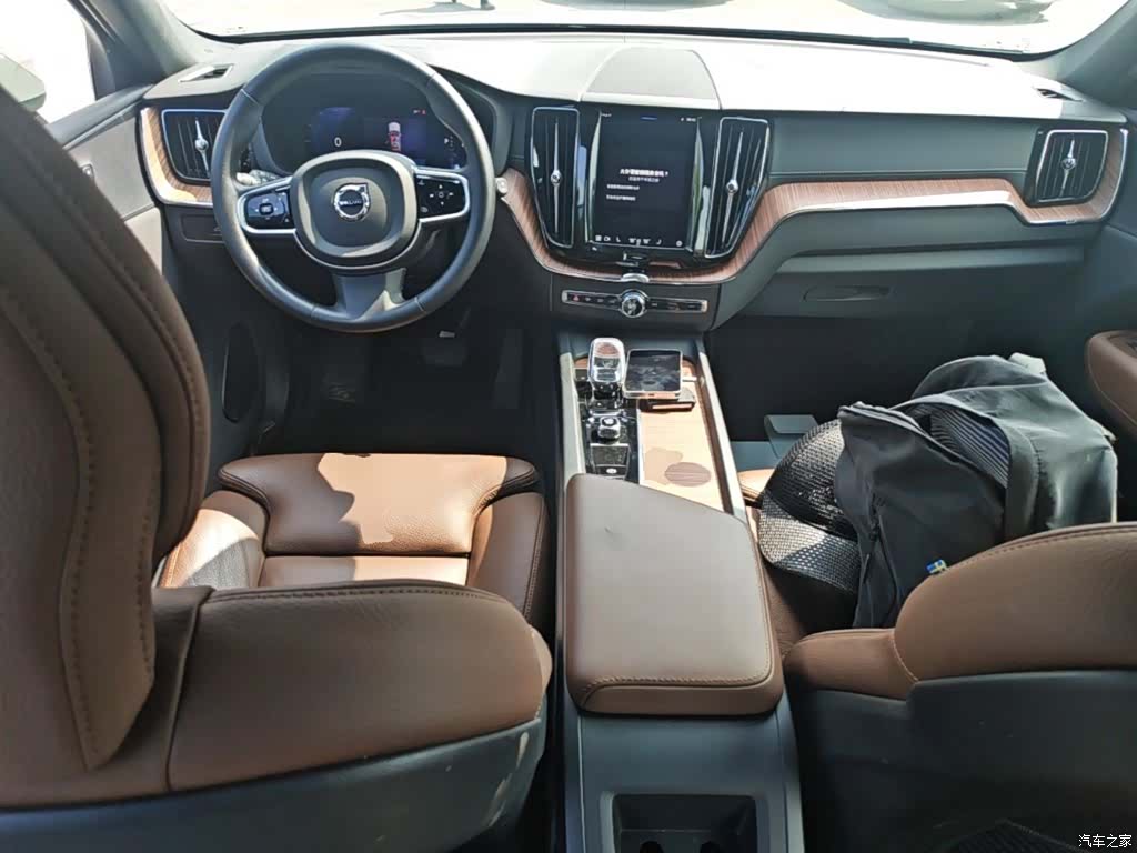 Volvo XC60, 2025 16
