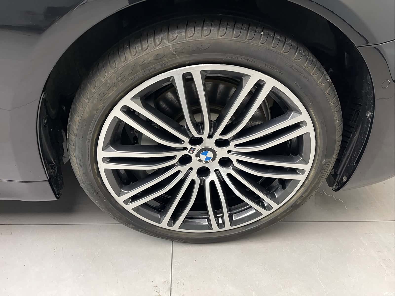 BMW 5 Series, 2019 24