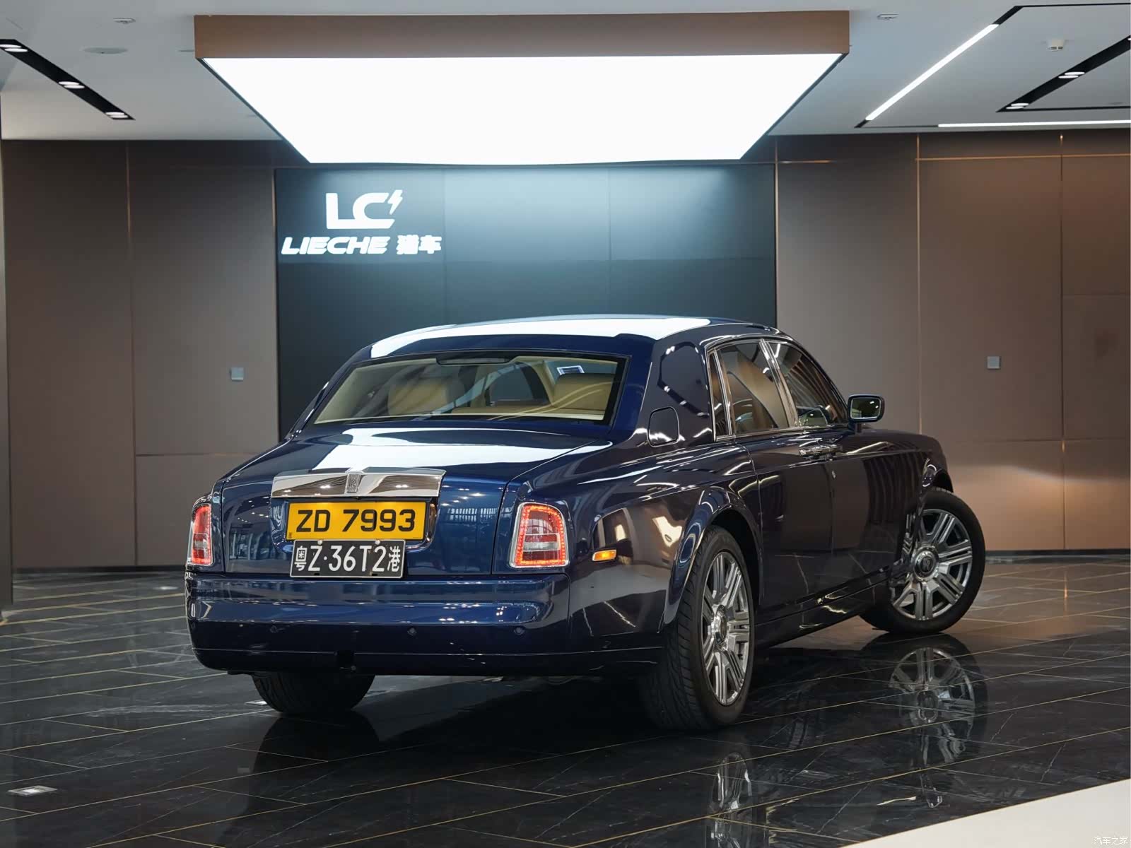 Rolls-Royce Phantom, 2004 15