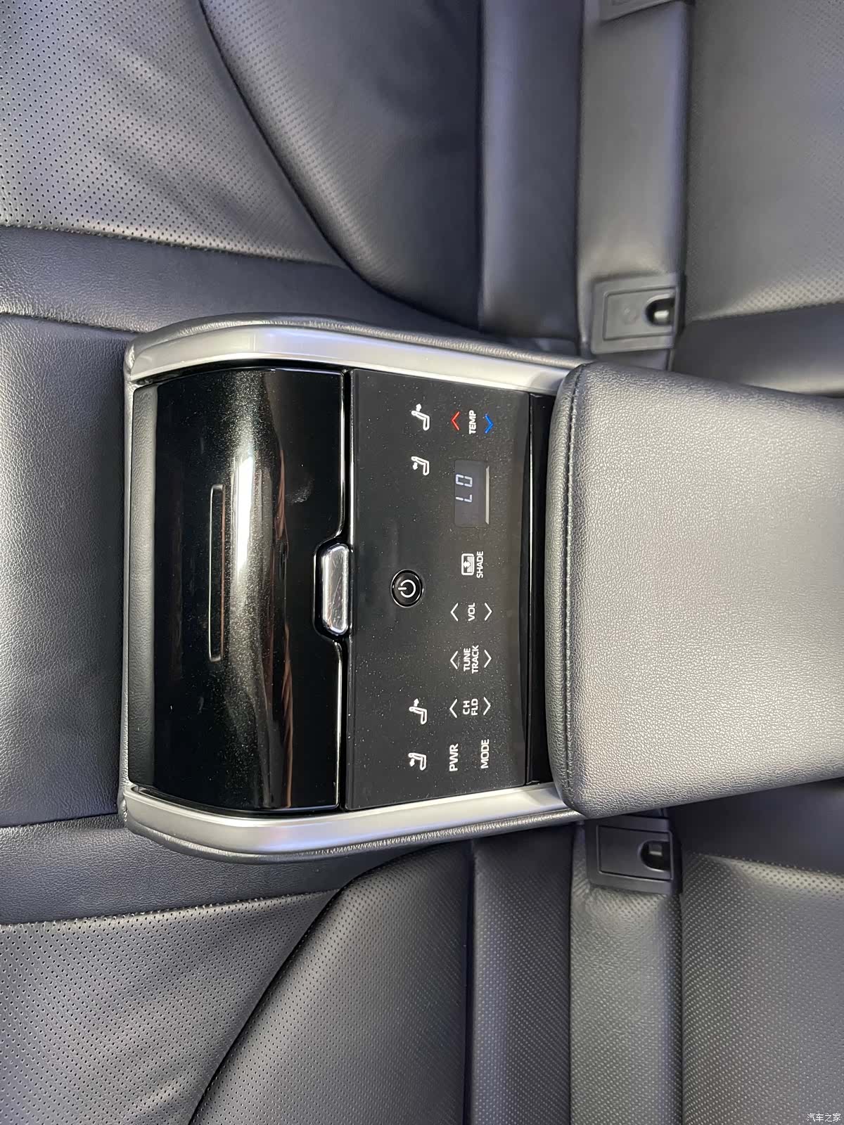 Toyota Camry, 2018 25