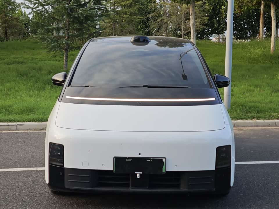 Li Auto Ideal MEGA