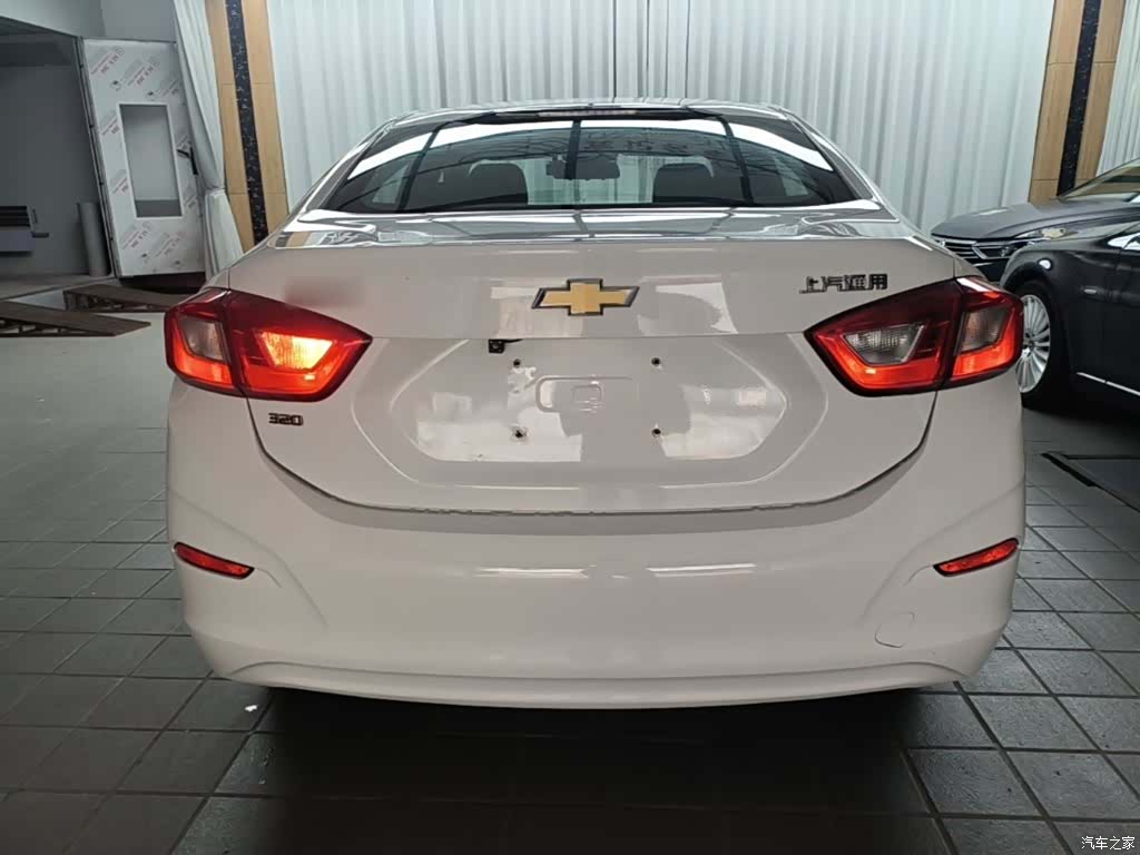 Chevrolet 320, 2018 6