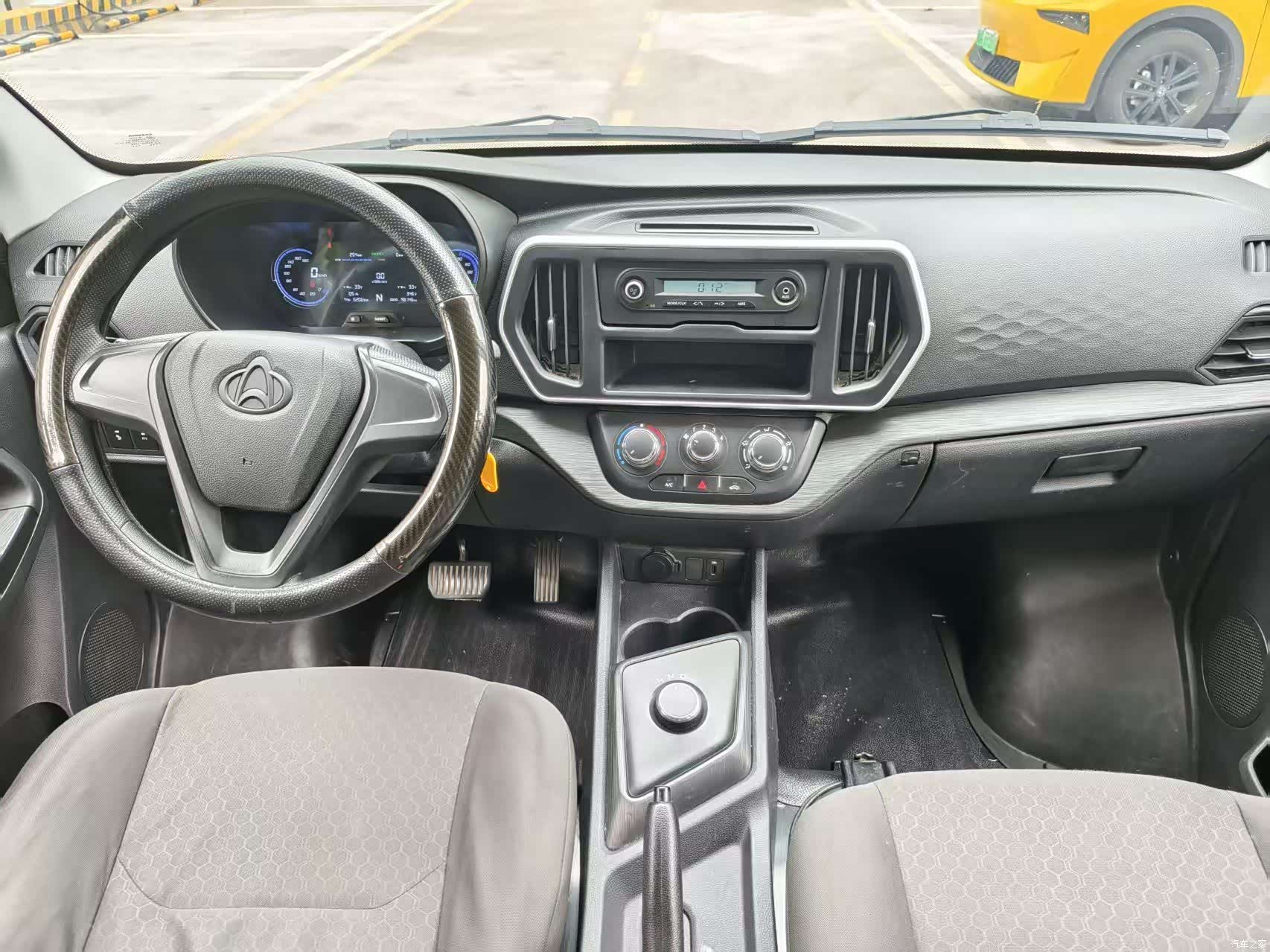 Changan EM80, 2025 все фото