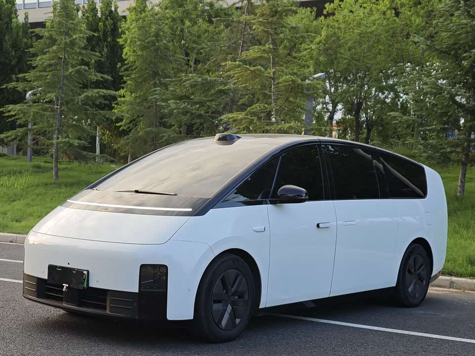 Li Auto Ideal MEGA