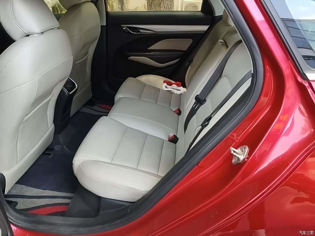 Geely Binray, 2018 13