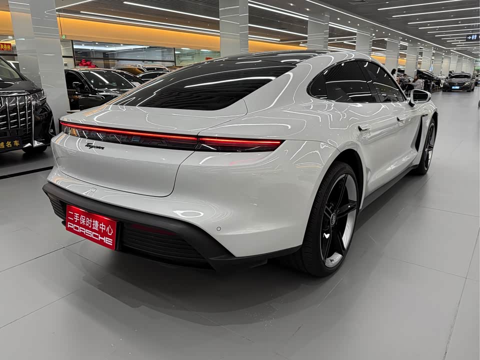 Porsche Taycan