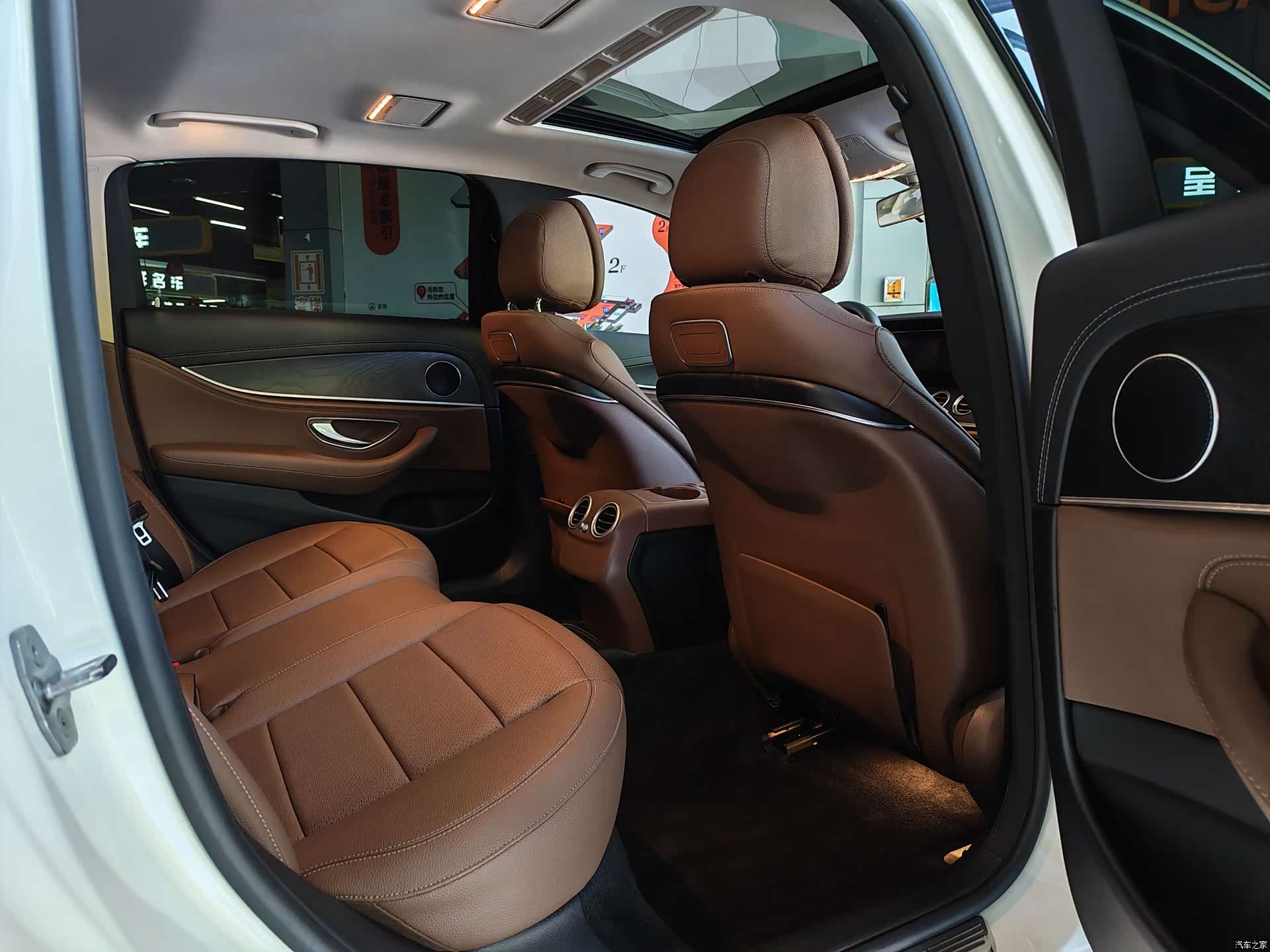 Mercedes-Benz E-Class, 2019 12