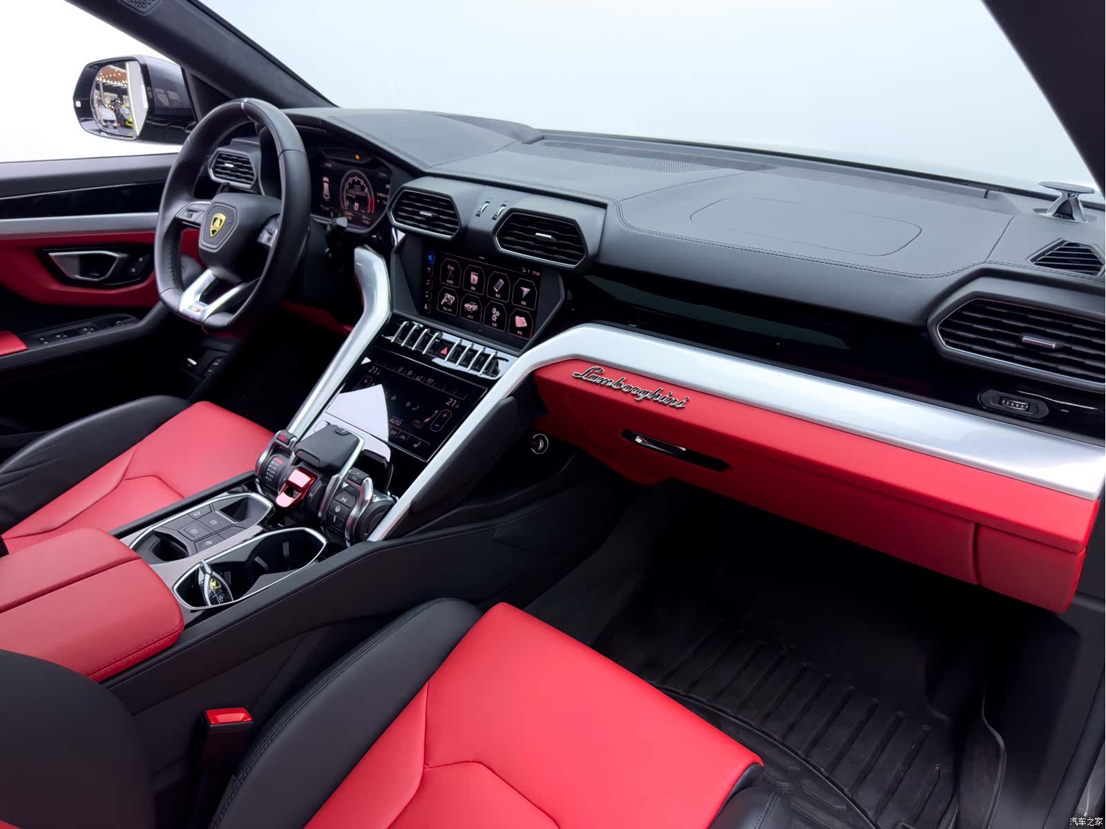 Lamborghini Urus, 2019 16