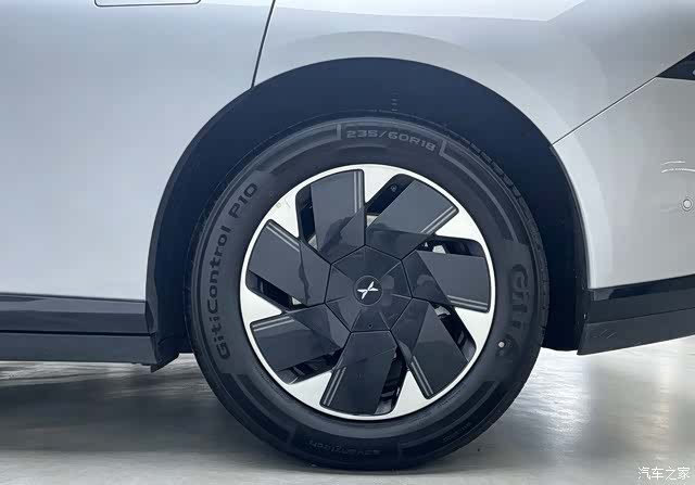 Xpeng P7, 2025 13