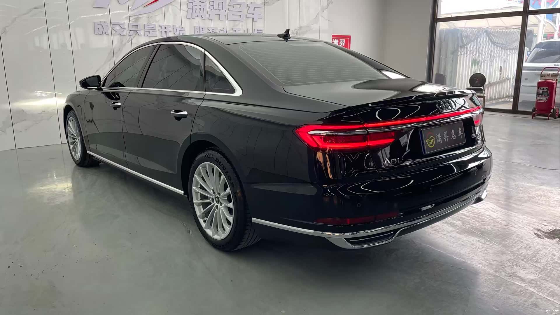 Audi A8L, 2022 6