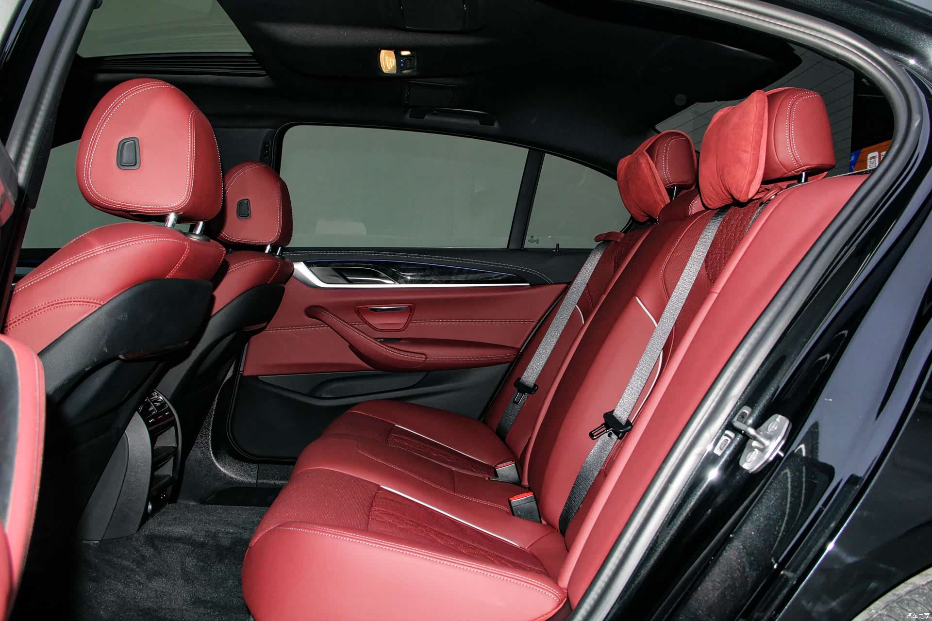 BMW 5 Series, 2023 11