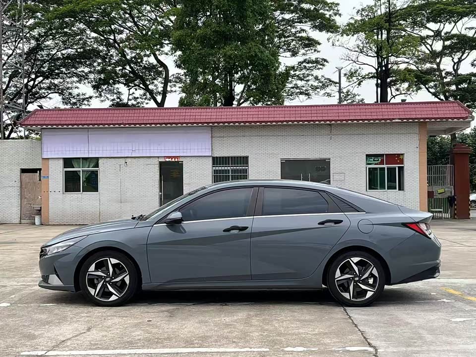 Hyundai Elantra