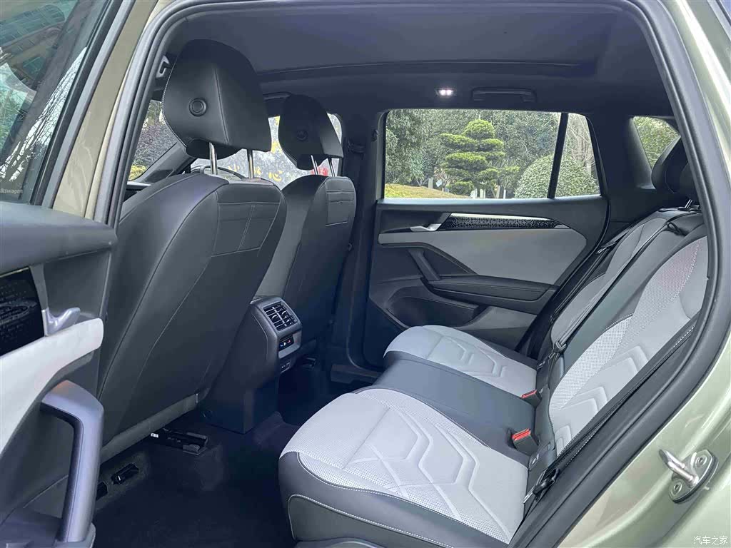 Volkswagen Tayron, 2025 6