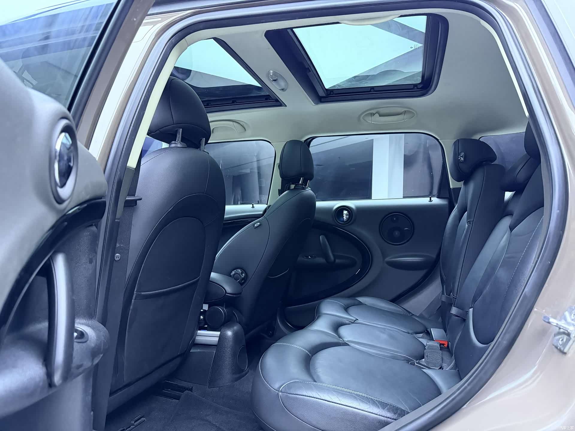 Mini Countryman, 2011 16