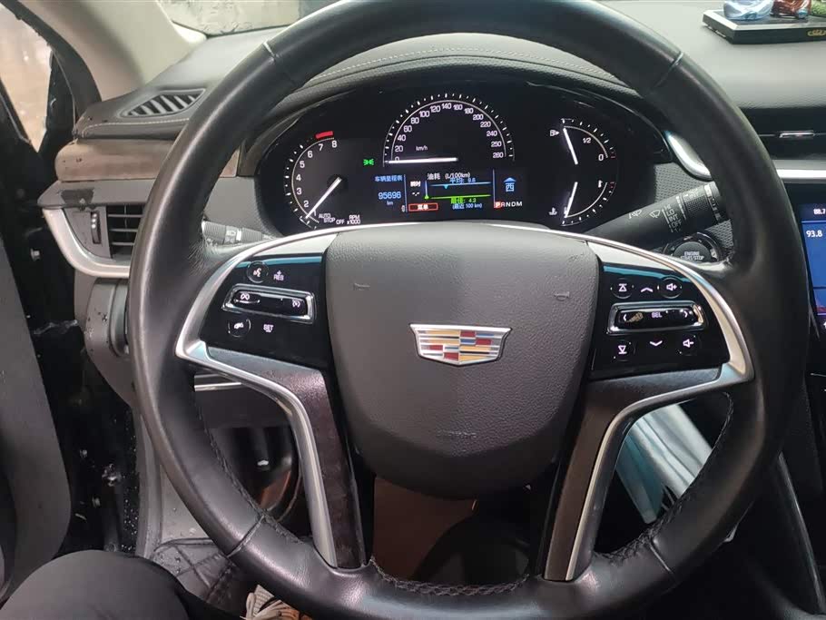 Cadillac XTS