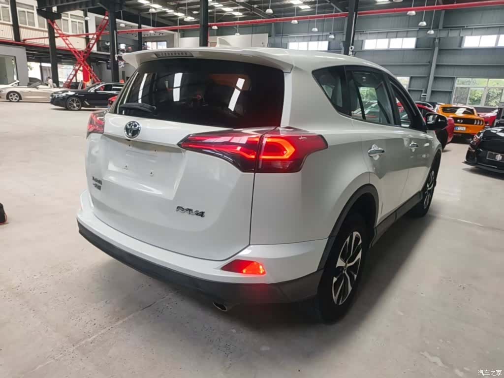 Toyota RAV4, 2018 7