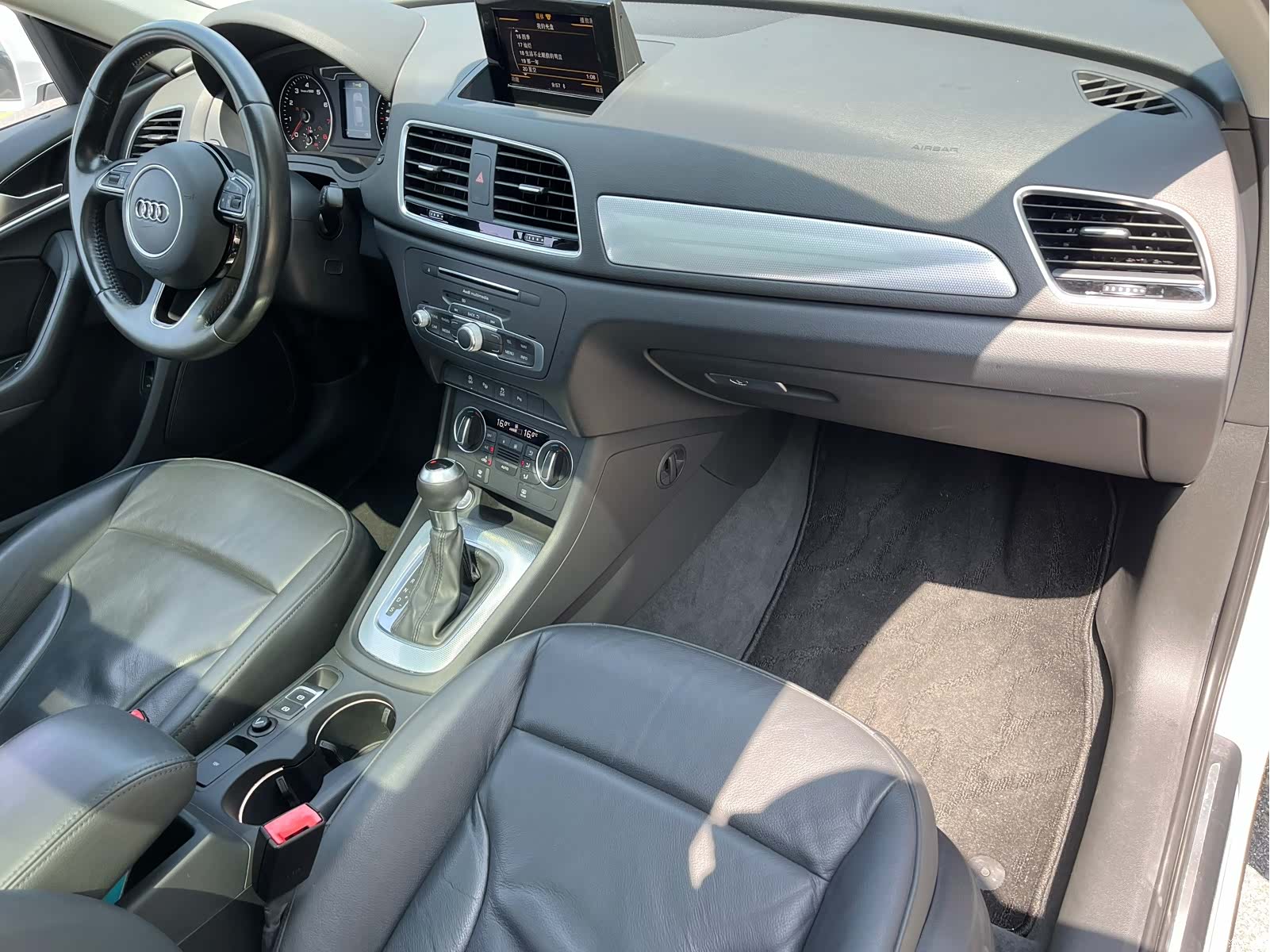 Audi Q3, 2017 11