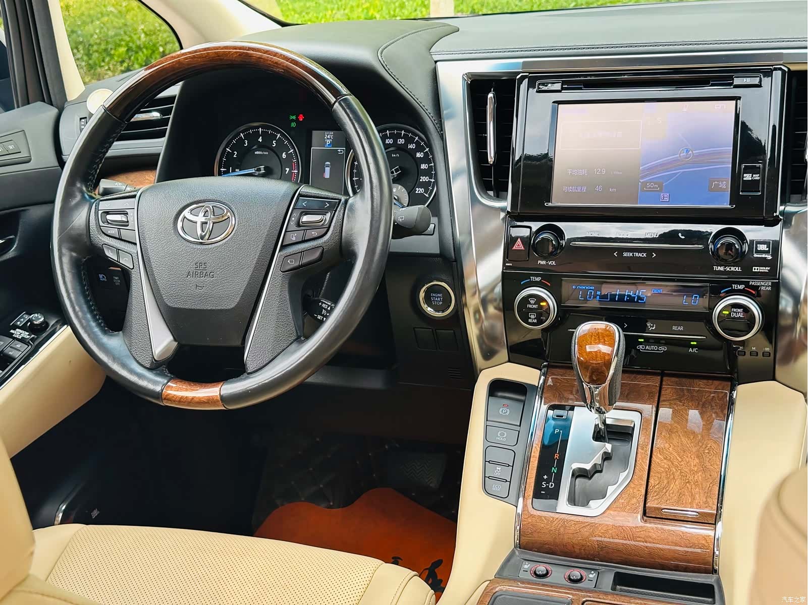 Toyota Alphard, 2017 6