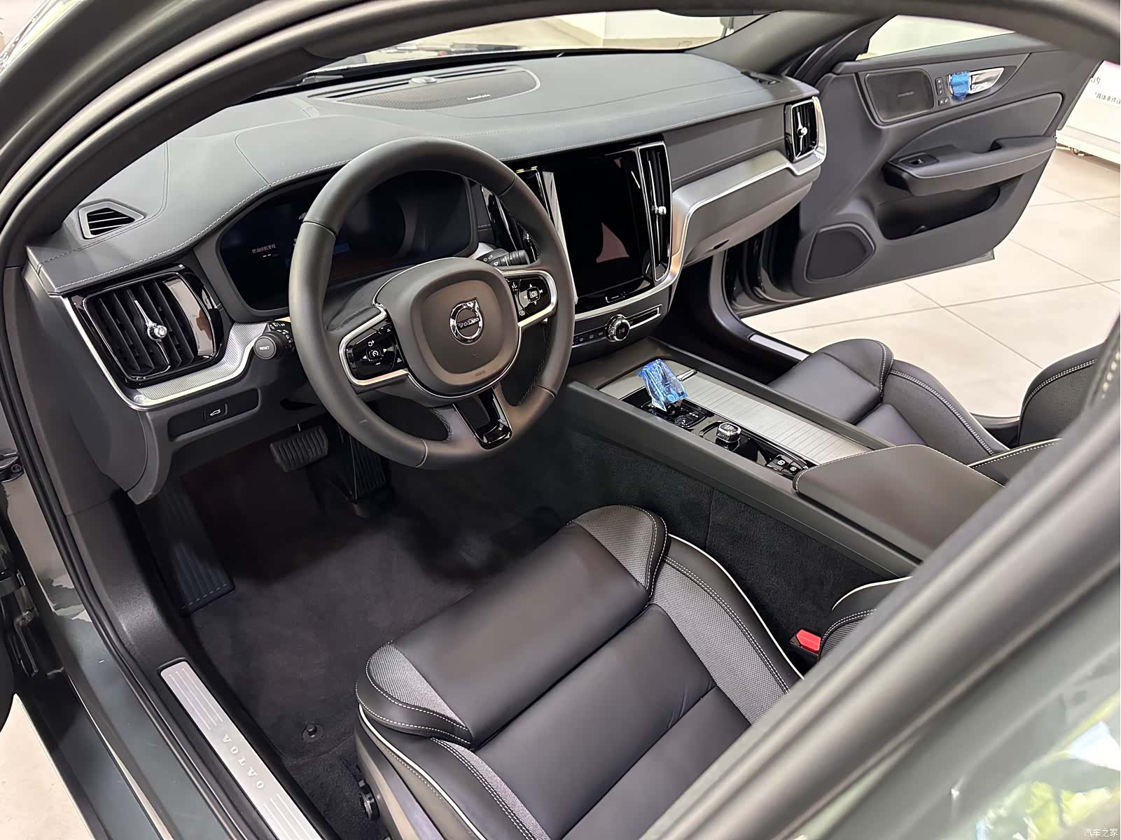 Volvo S60, 1900 11