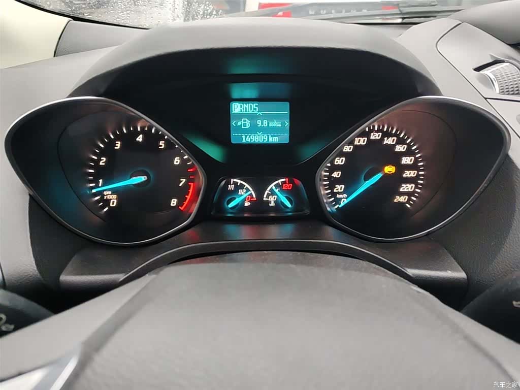 Ford Kuga, 2016 12