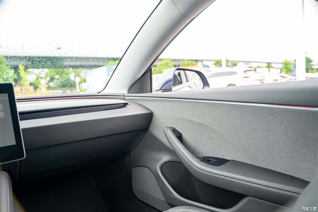 Tesla Model 3, 2026 18