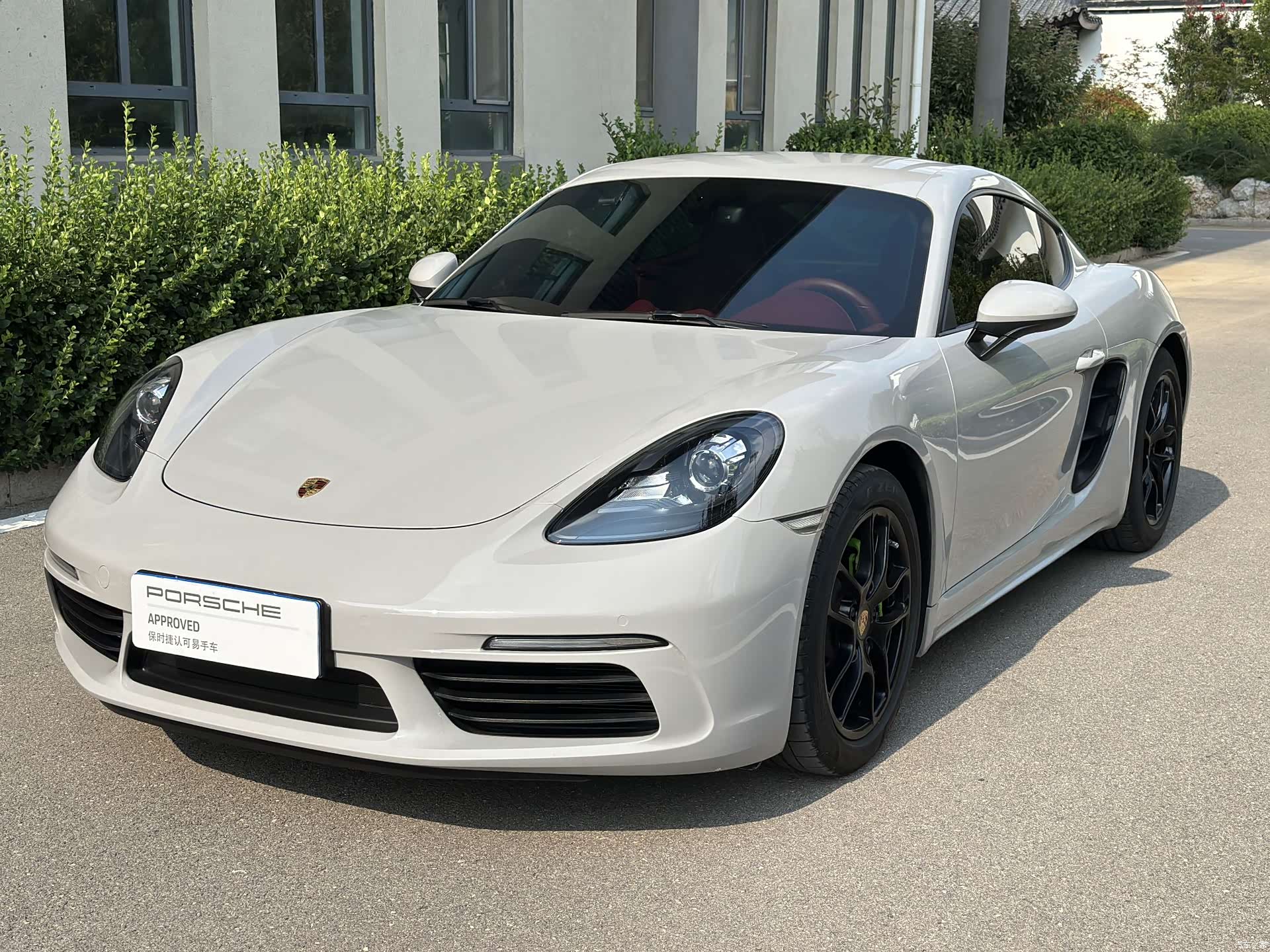 Porsche Cayman, 2019 1