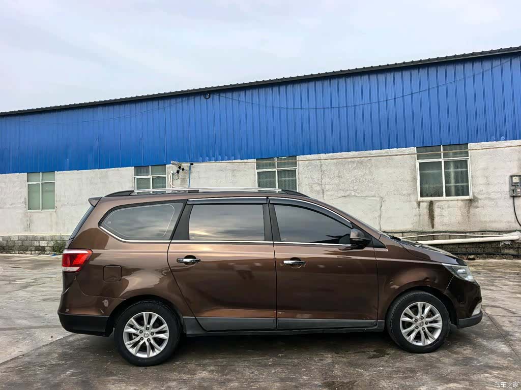 Wuling 730, 2015 3
