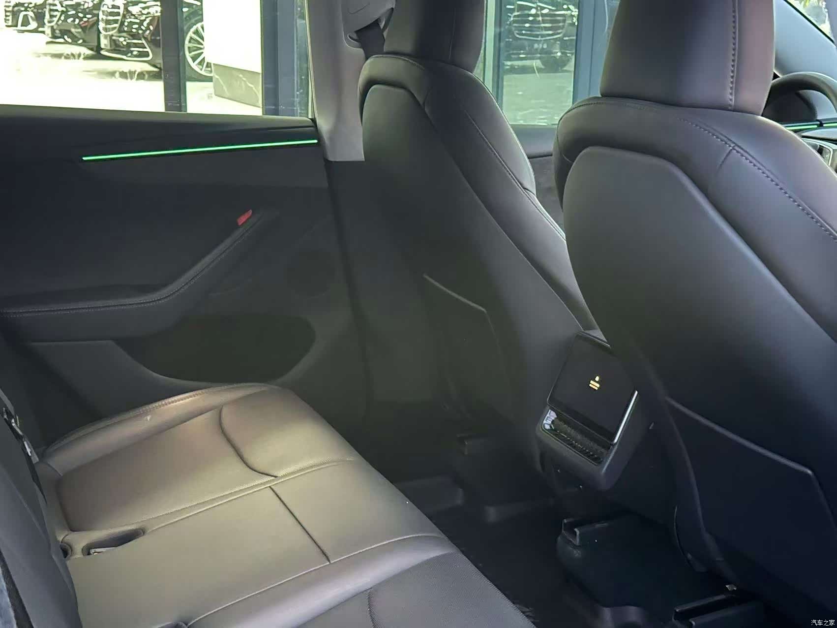 Tesla Model Y, 2025 8