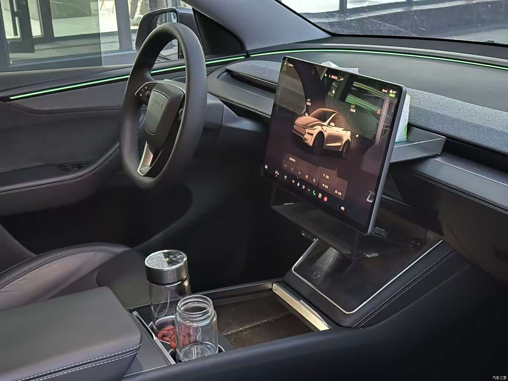 Tesla Model Y, 2025 9