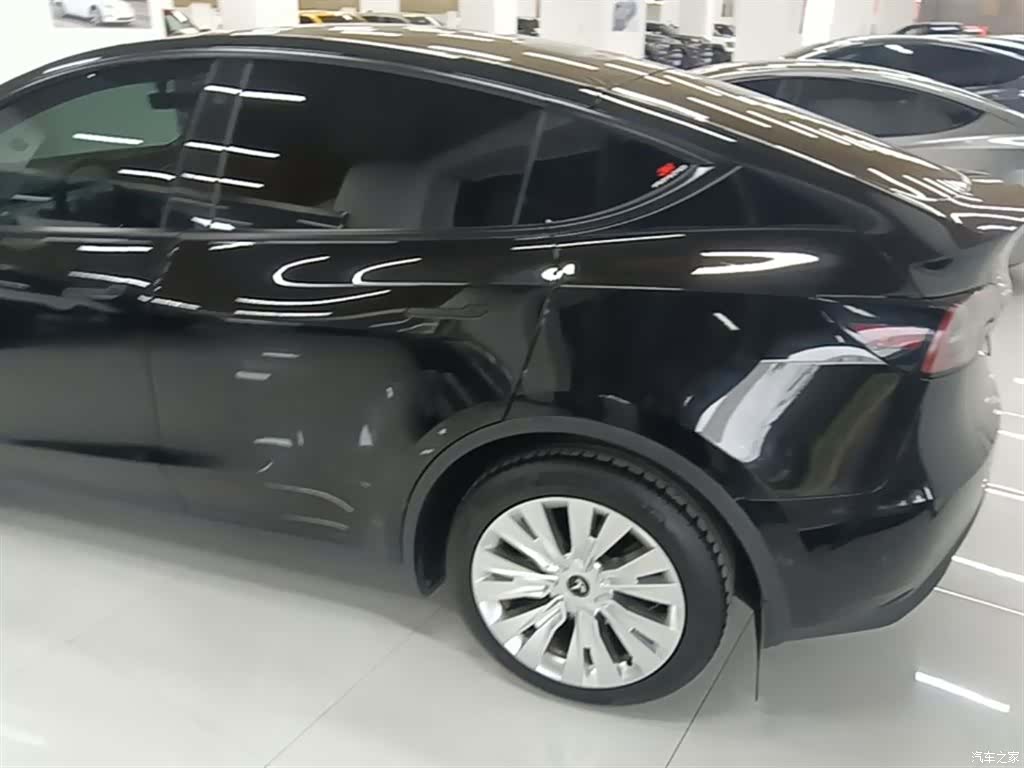 Tesla Model Y, 2023 все фото