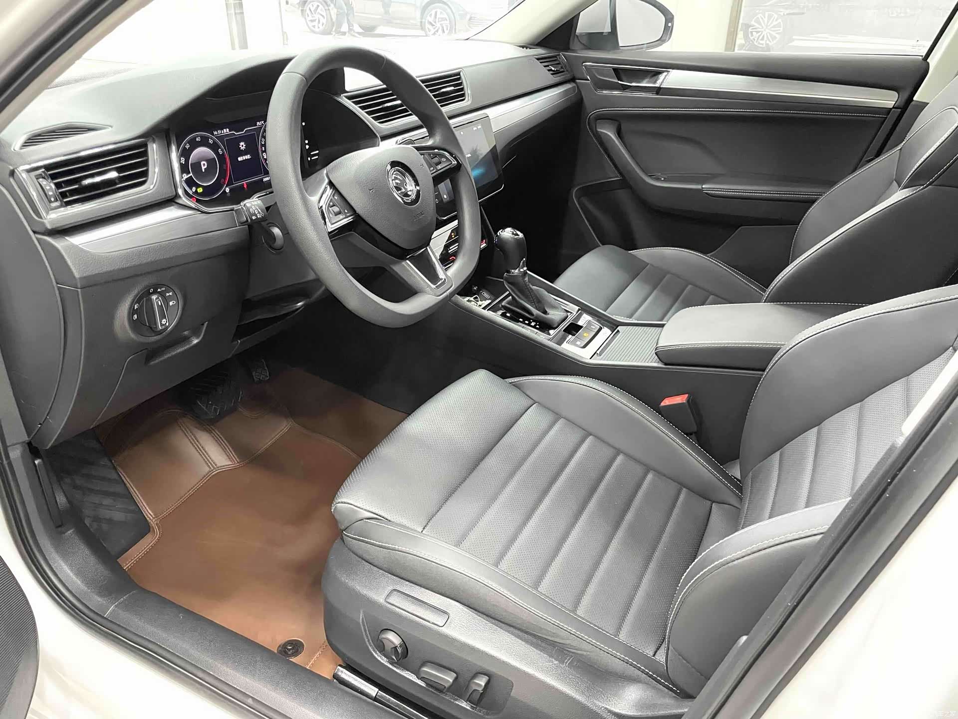 Skoda Superb, 2023 7