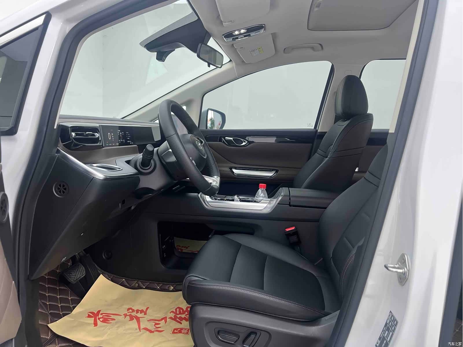 Trumpchi E8, 2025 4