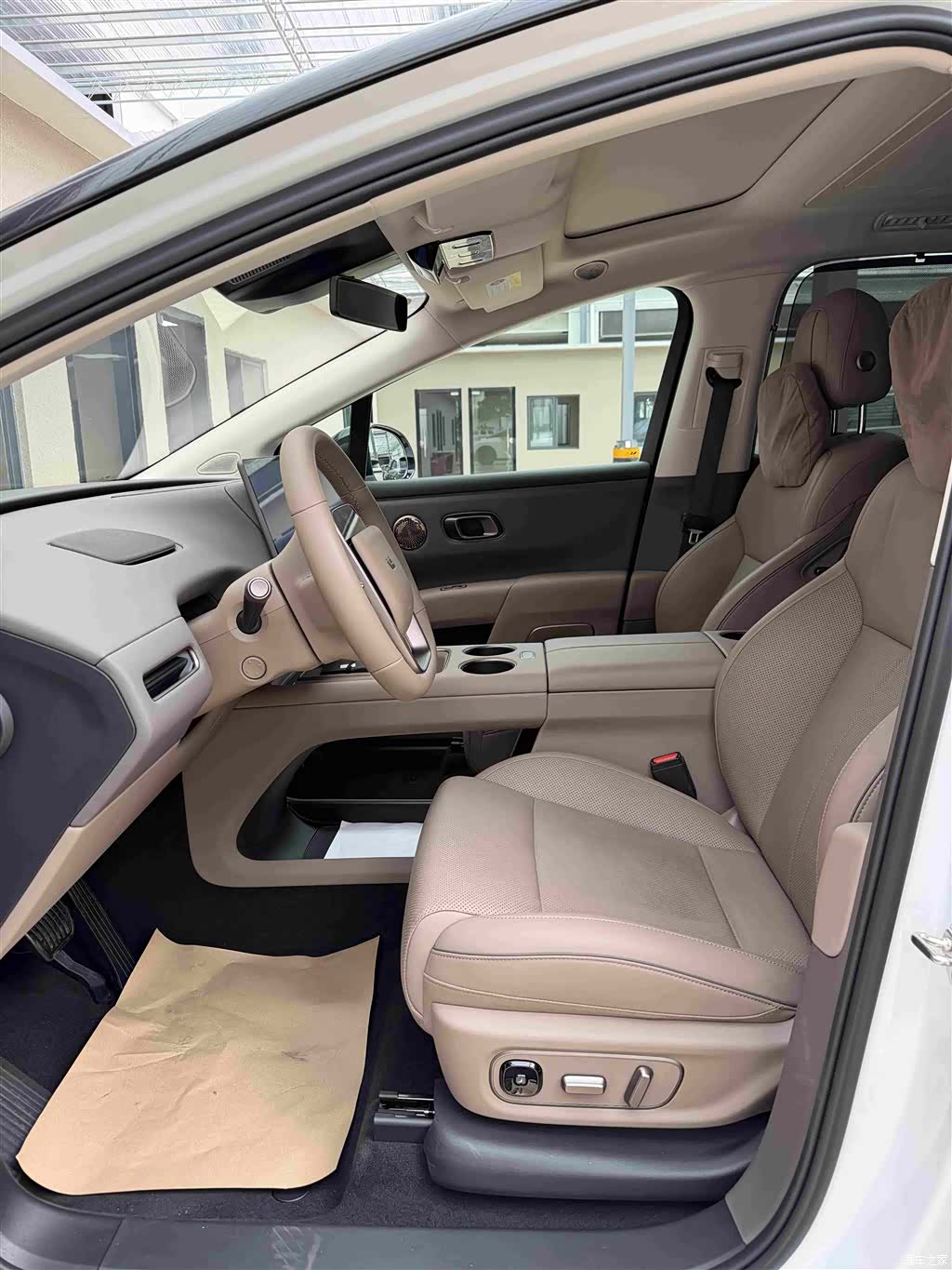 Li Auto i8, 2025 4