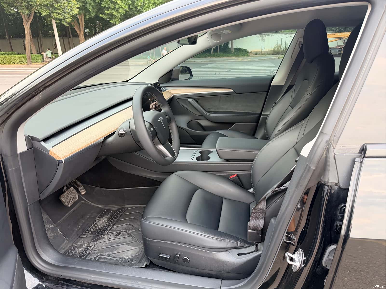 Tesla Model 3, 2023 все фото