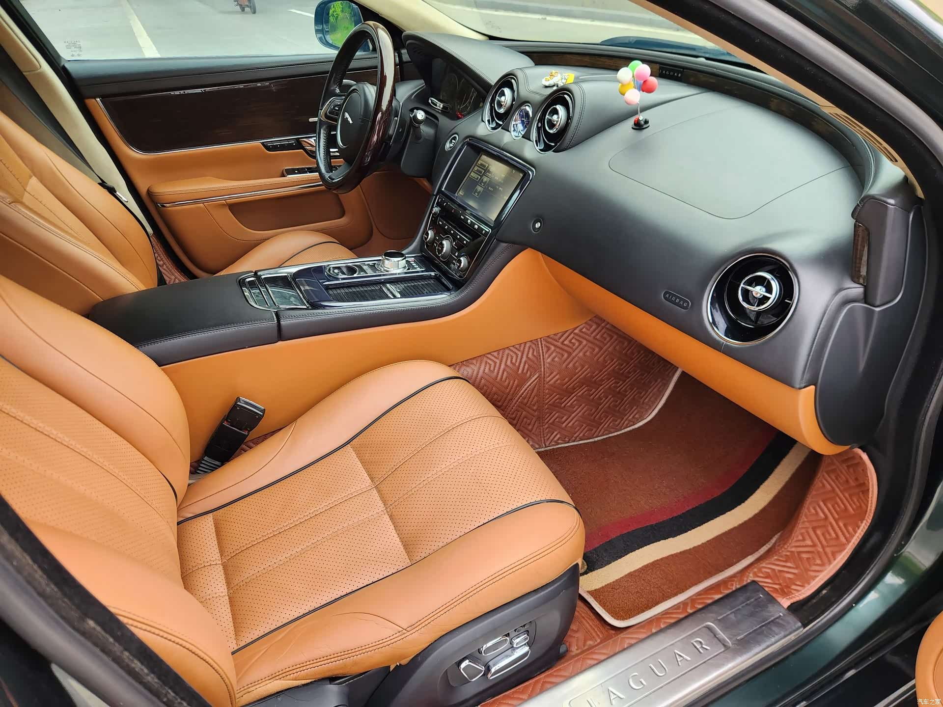 Jaguar XJ, 2012 9