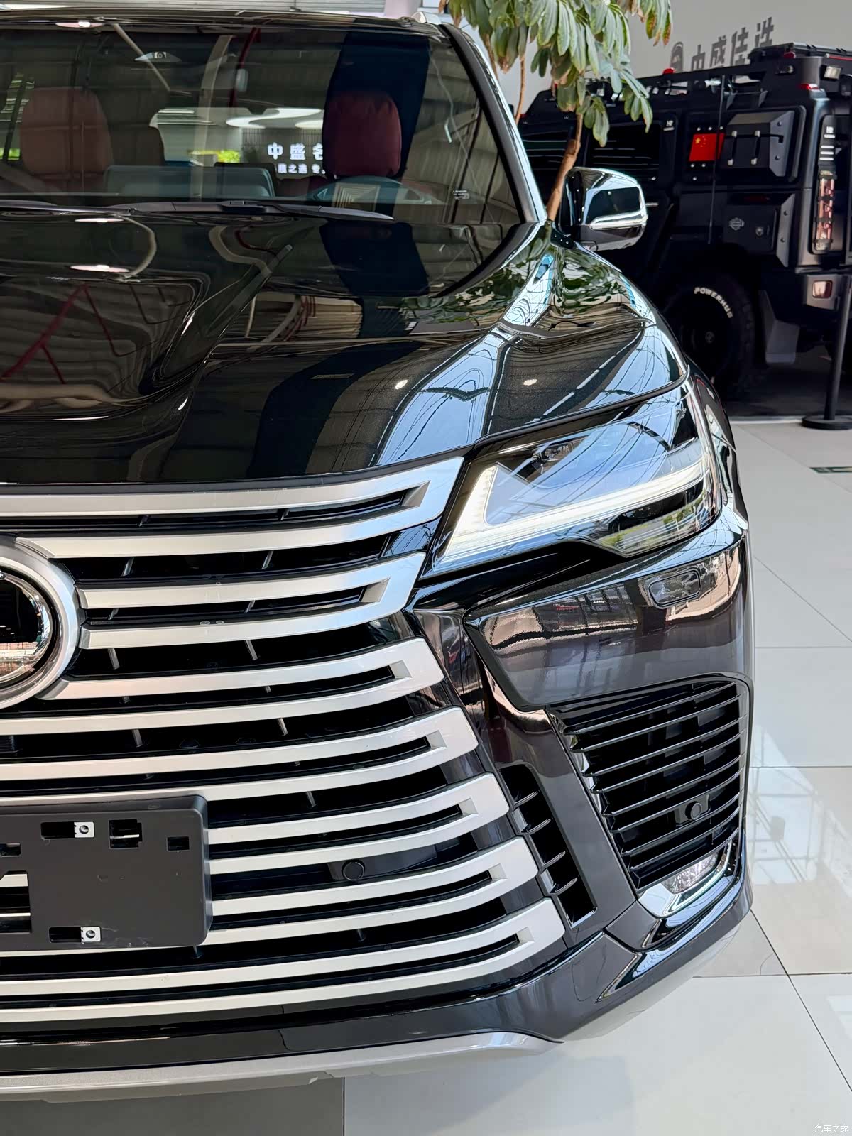 Lexus LX, 2026 4