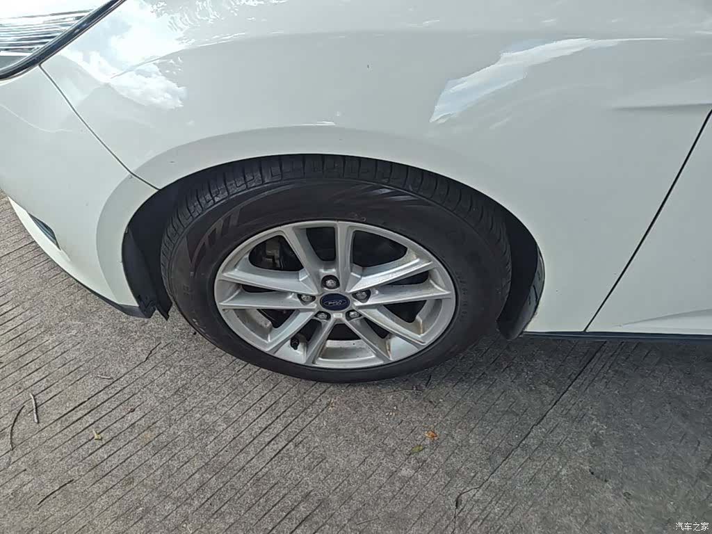Ford Focus, 2015 23
