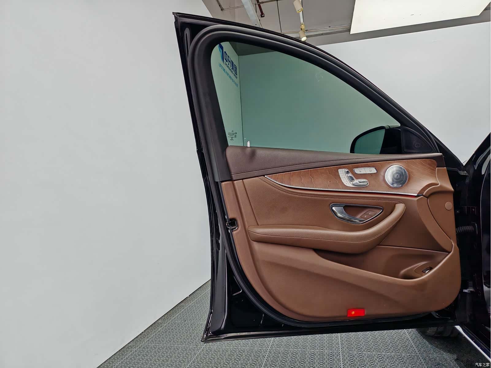Mercedes-Benz E-Class, 2019 13