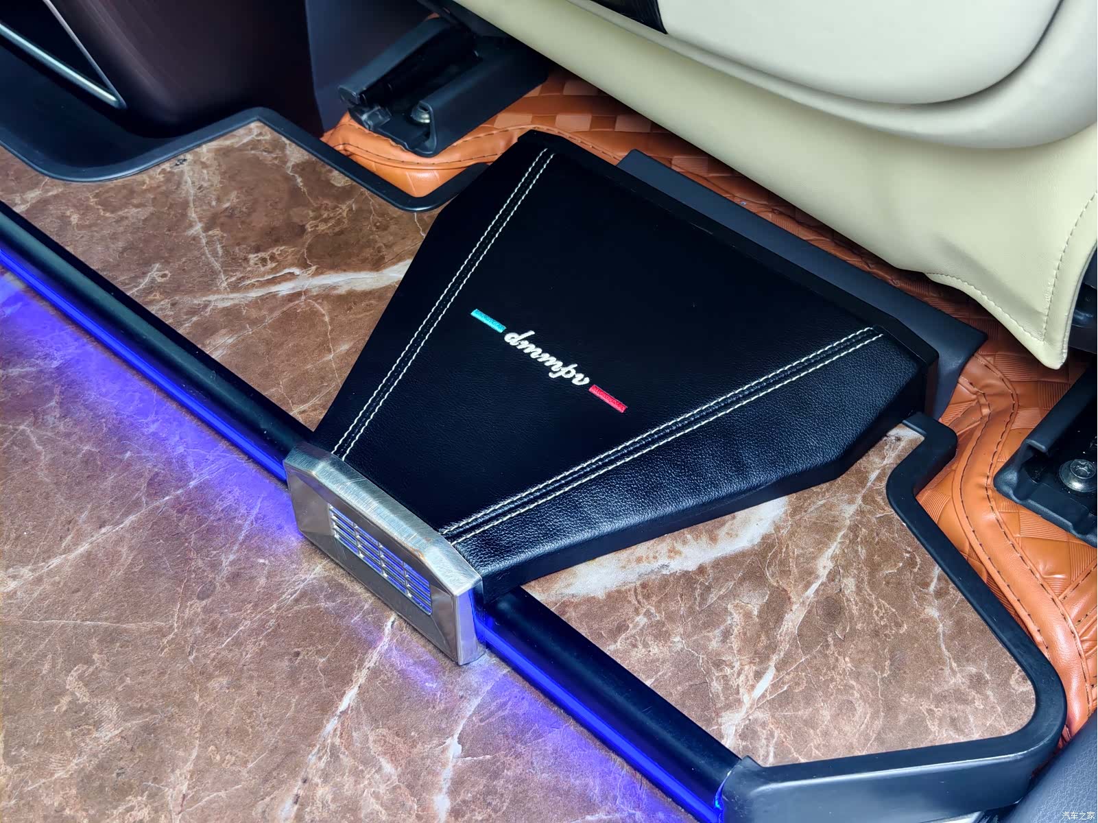 Toyota Granvia, 2024 18