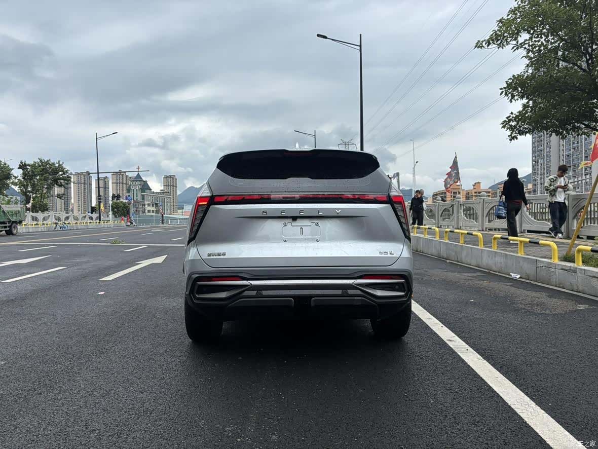 Geely Boyue, 2023 15